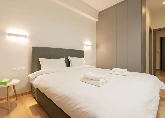 Liv - Luminous & Spacious In Pagrati