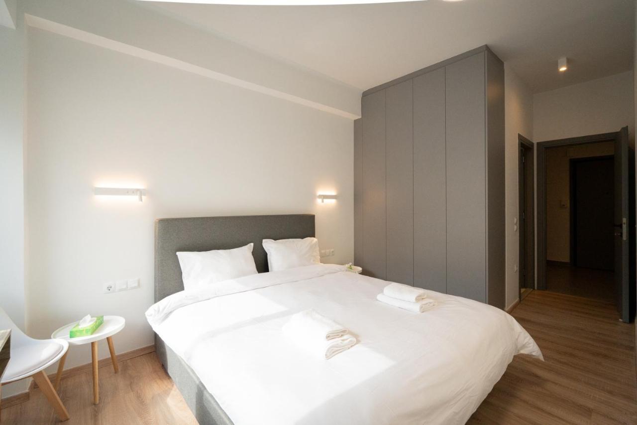 Liv - Luminous & Spacious In Pagrati Apartment
