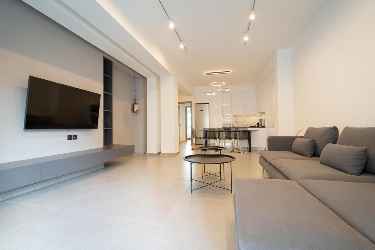 Liv - Luminous & Spacious In Pagrati Apartment *
